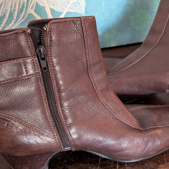 Clarks Dark Brown Leather Ankle Booties - Picture 6 of 7